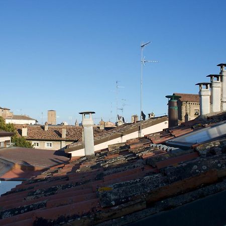 Corte Cavour. Una Mansarda Nel Cuore Della Citta Ravenna Exteriör bild