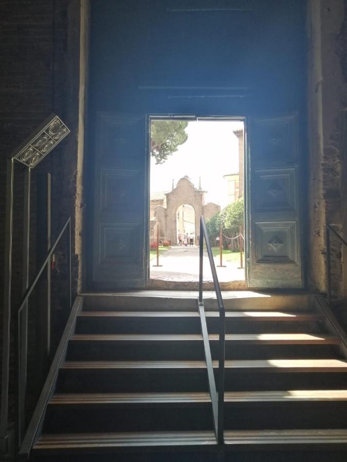 Corte Cavour. Una Mansarda Nel Cuore Della Citta Ravenna Exteriör bild