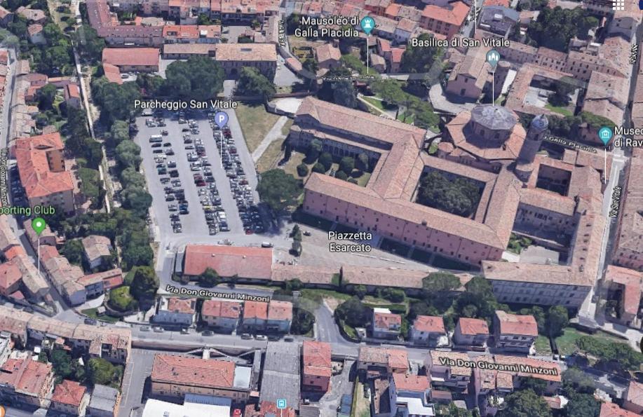 Corte Cavour. Una Mansarda Nel Cuore Della Citta Ravenna Exteriör bild