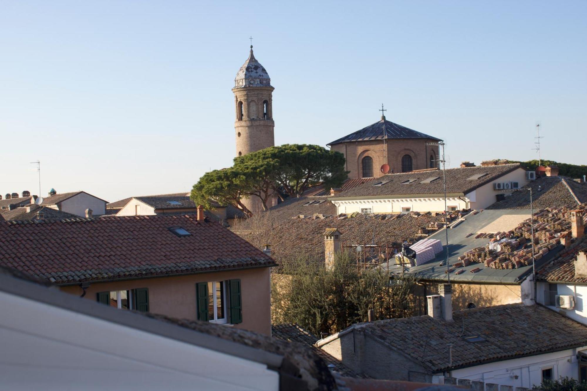 Corte Cavour. Una Mansarda Nel Cuore Della Citta Ravenna Exteriör bild
